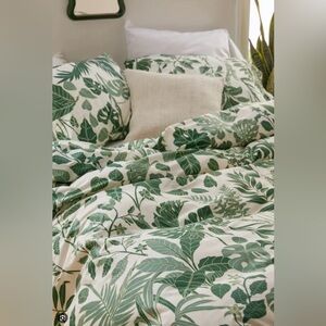 Urban Outfitters Greeney Duvet Cover Set- Twin XL
